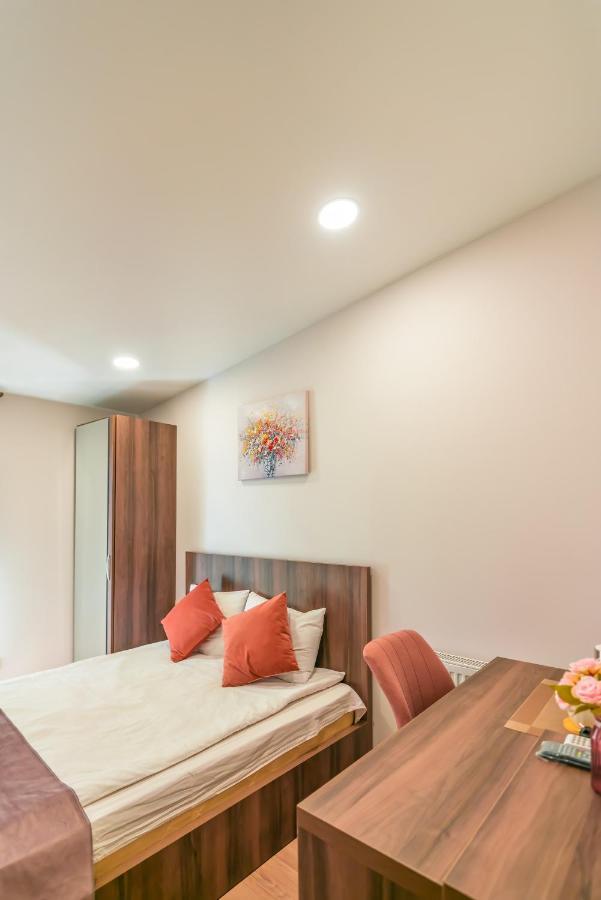 Hotel Classic Suites Tbilisi Esterno foto